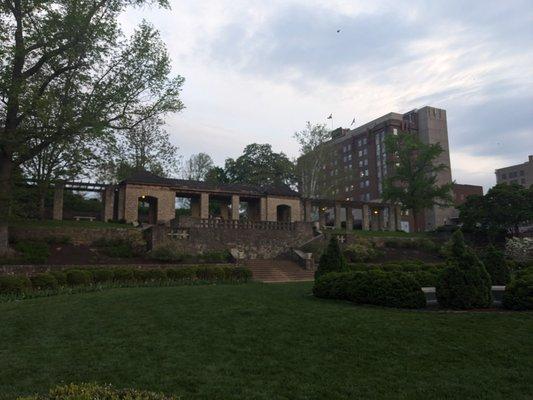 Carnahan Memorial Garden, Jefferson City