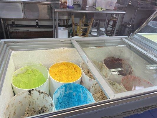 Flavors- lime, mango, bubble gum, cookies in cream, chocolate chip, chocolate, strawberry & cream.