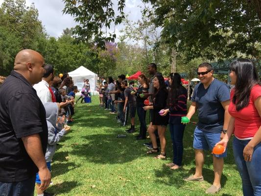 Balloon toss game