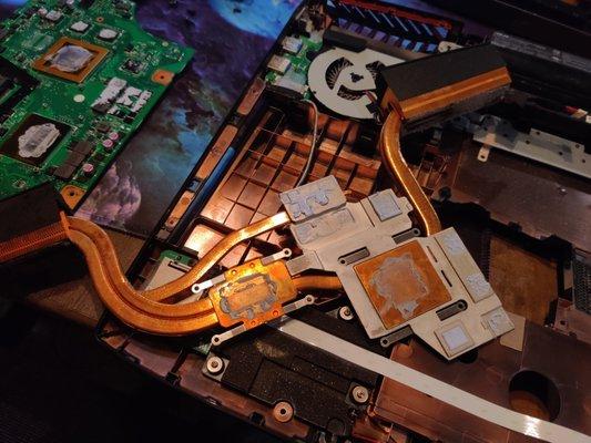 Laptop heatsink to cool the processor