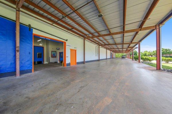 Covered loading area of Morningstar Storage on South Boulevard