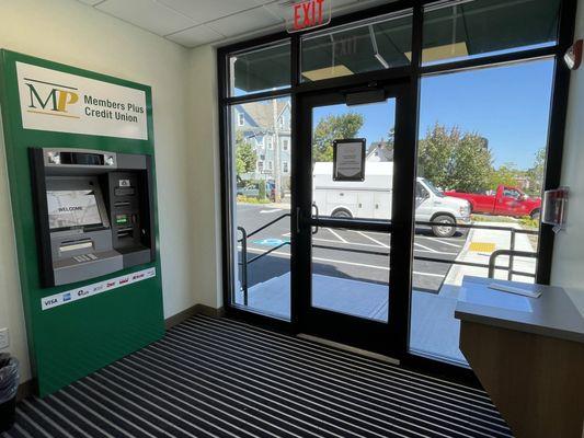 Everett ATM Vestibule Facing the Parking Lot