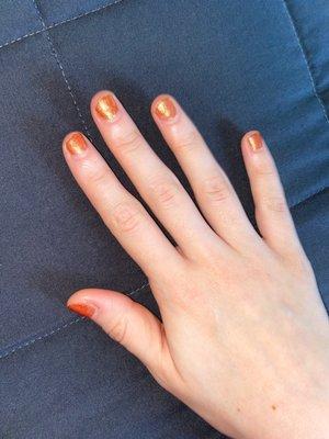 Gold gel nail polish