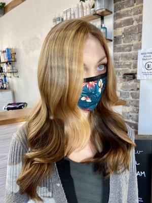 Golden kiss balayage