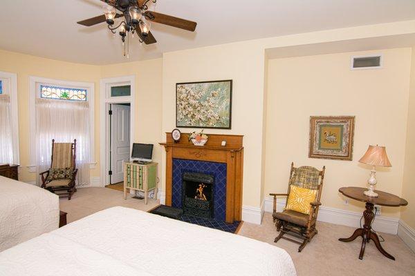 Gabrielle's room, double queen beds, fireplace and jacuzzi tub.