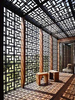 Lattice Wall & Ceiling