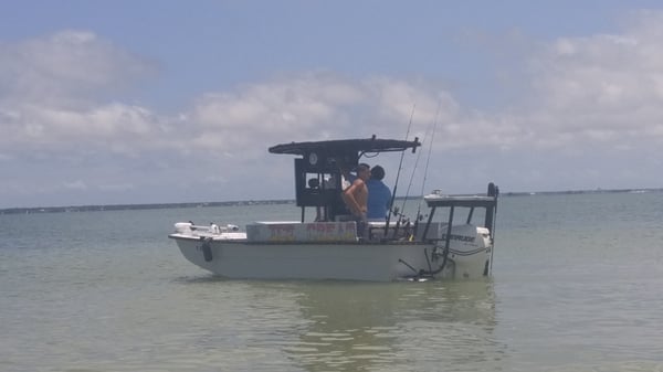 Ice cream man boat on 3 rooker island