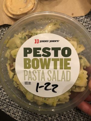 Pesto pasta salad