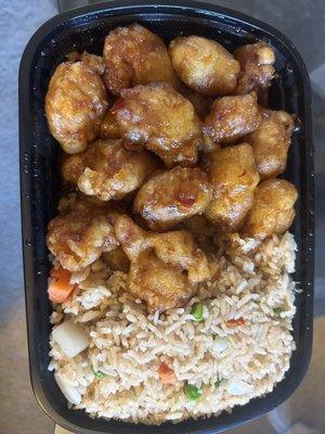 General Tso's Chicken with fried rice (dinner combo)