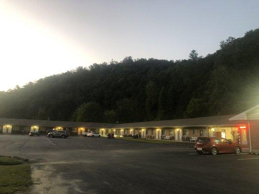 Main Motel