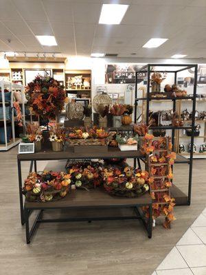 Ahhh love fall decor