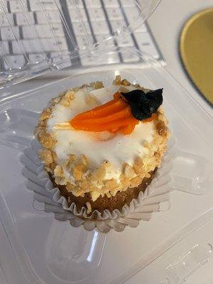 Carrot cake cupcake