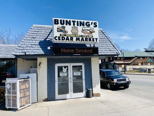 Buntings Cedar Market