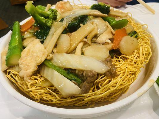 Combination lo mein