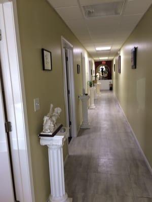 Dr Pugliese office is clean, and very welcoming, decorated with taste and elegance.