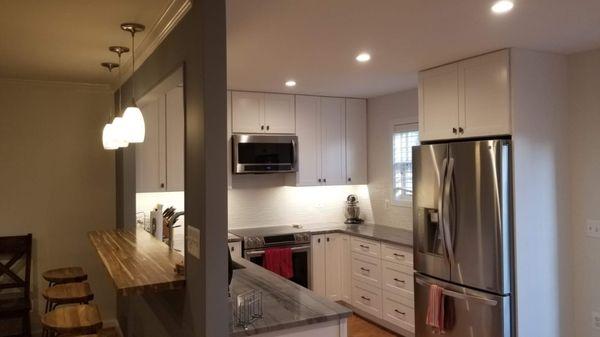 Wonderful bar integrated into the kitchen