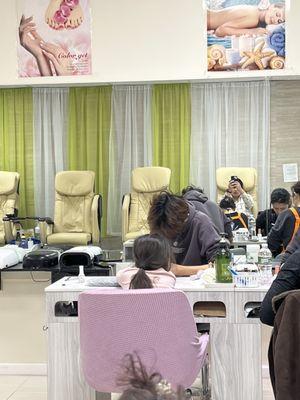 Top Nails Spa