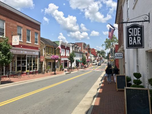 Stop into historic leesburg for some shopping