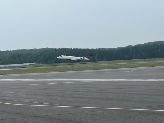 Delta jet taking off