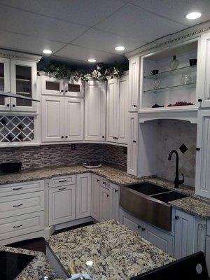 BEAUTIFUL PEARL KITCHEN