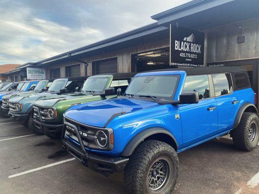 Ford Broncos & Jeep Wranglers for rent