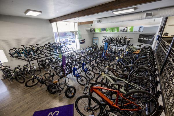 Big selection of e-Bikes from Yamaha, Giant, Bulls, Norco, Intense, etc.  Mountain, Gravel, Commuter, Urban, Cruiser, etc...