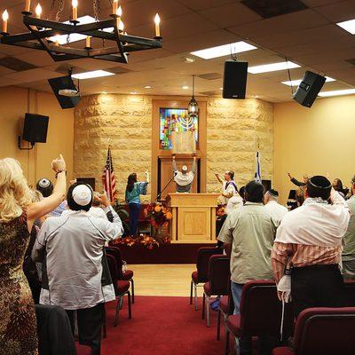 Beth Emunah sanctuary during Torah service on Shabbat