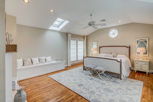 A master suite in Cherry Hill!