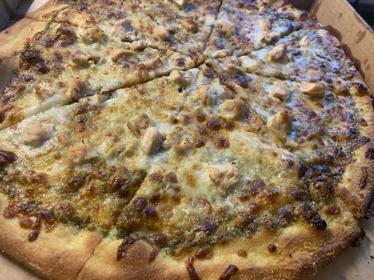 Grilled Chicken Pesto Pizza