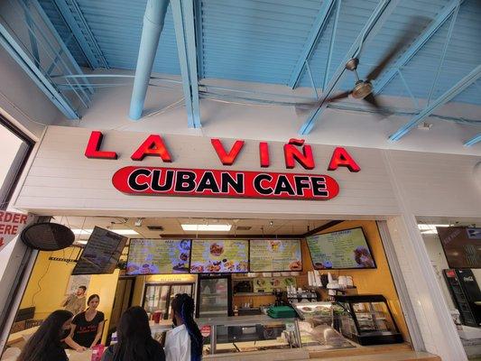 Pequeño lugar con la mejor comida cubana