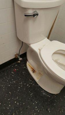 The bathroom was filthy and unsanitary. No tissue and doesnt look upkept