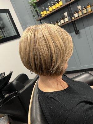 Slightly graduated bob