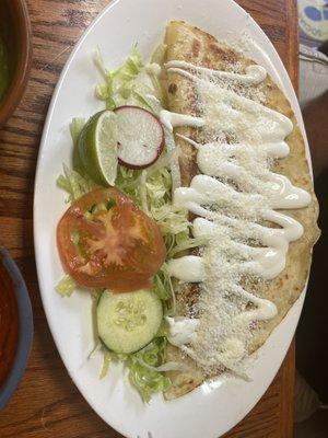 Quesadilla de bistec y pollo