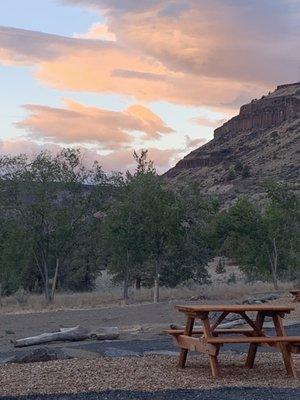 Deschutes River Fly Shop & Camp