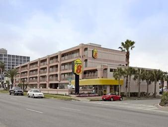 Super 8 by Wyndham CorpusChristi/BayfrontArea