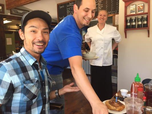 Dave and Emily surprised my boyfriend with homemade cinnamon roll for his bday! Was so sweet of them!