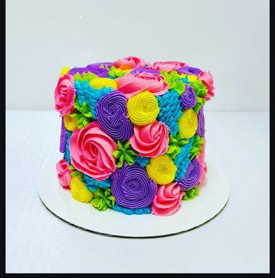 We offered decorating classes. Sign up @ louises-cakes.com