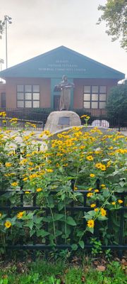 Heights Vietnam Veterans Memorial Community Center Storefront (07/17/23). #PershingFieldPark #JerseyCity #NewJersey #Park #Veterans