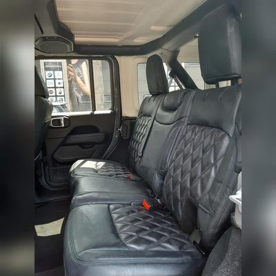 2019 JEEP SAHARA WRANGLER UNLIMITED /// Installed Black Plaid Leather Seats!!