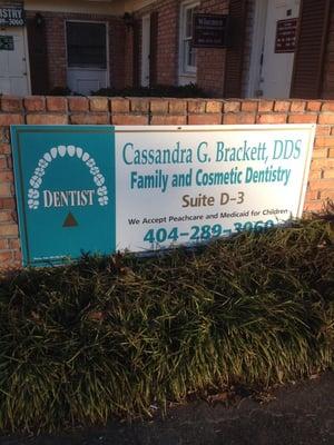 Cassandra G Brackett, DDS