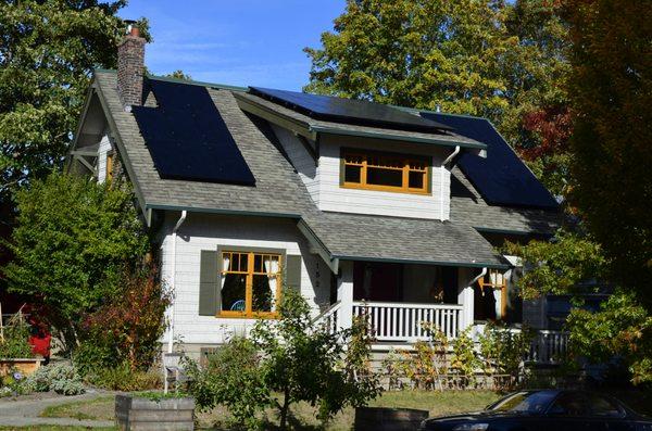 A 8.1kW SunPower solar system on Queen Anne.