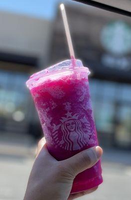 Mango dragon fruit lemonade blended