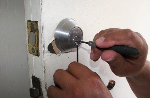 A1 locksmiths can get you back into your work, home or car in no time.