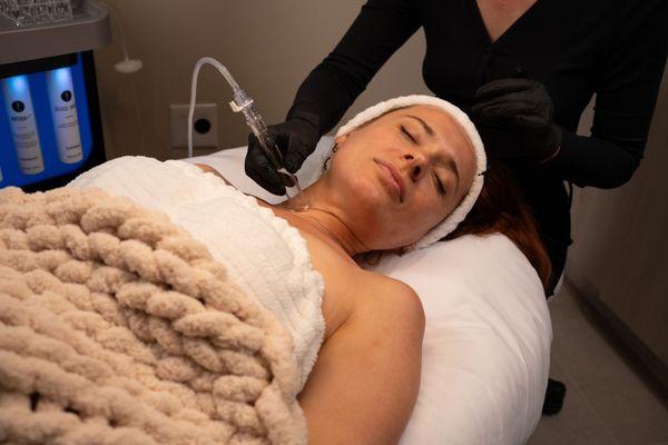 Pure Beauty Platinum HydraFacial Treatment