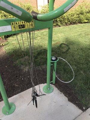 Handy bike repair station and air pump