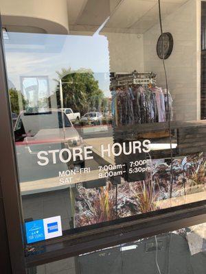 Store hours Closed on Sunday