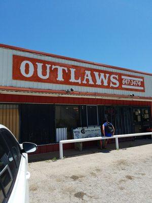 Outlaws Liquor Store