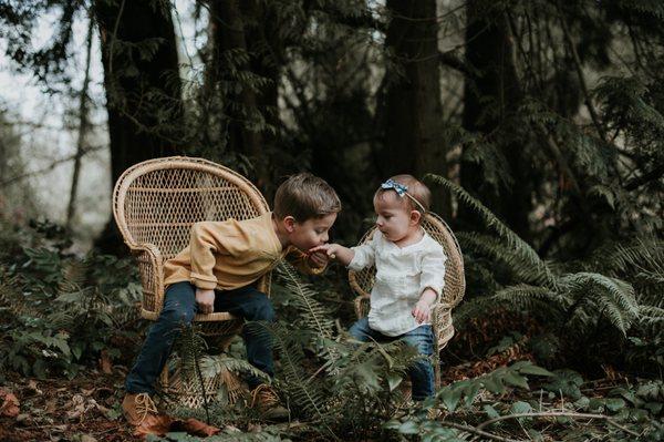 Baby photos taken by me at Rood Bridge Park on one of the trails / @thedoubleshotproject