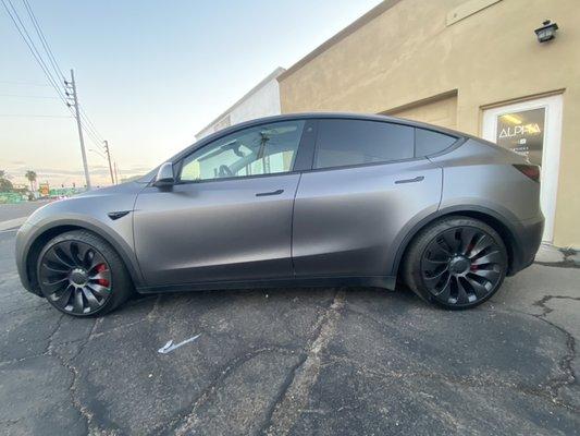 Tesla Model Y full color change from blue to dark grey satin with Avery.