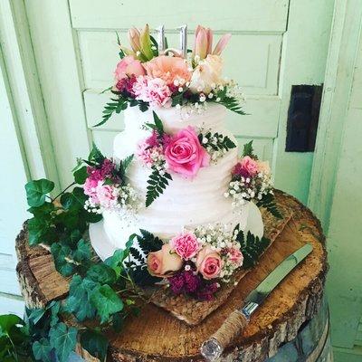 Wedding cake flowers